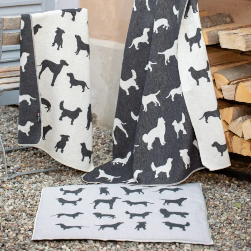 David Fussenegger DOg Silhouetten Natur Hundedecke